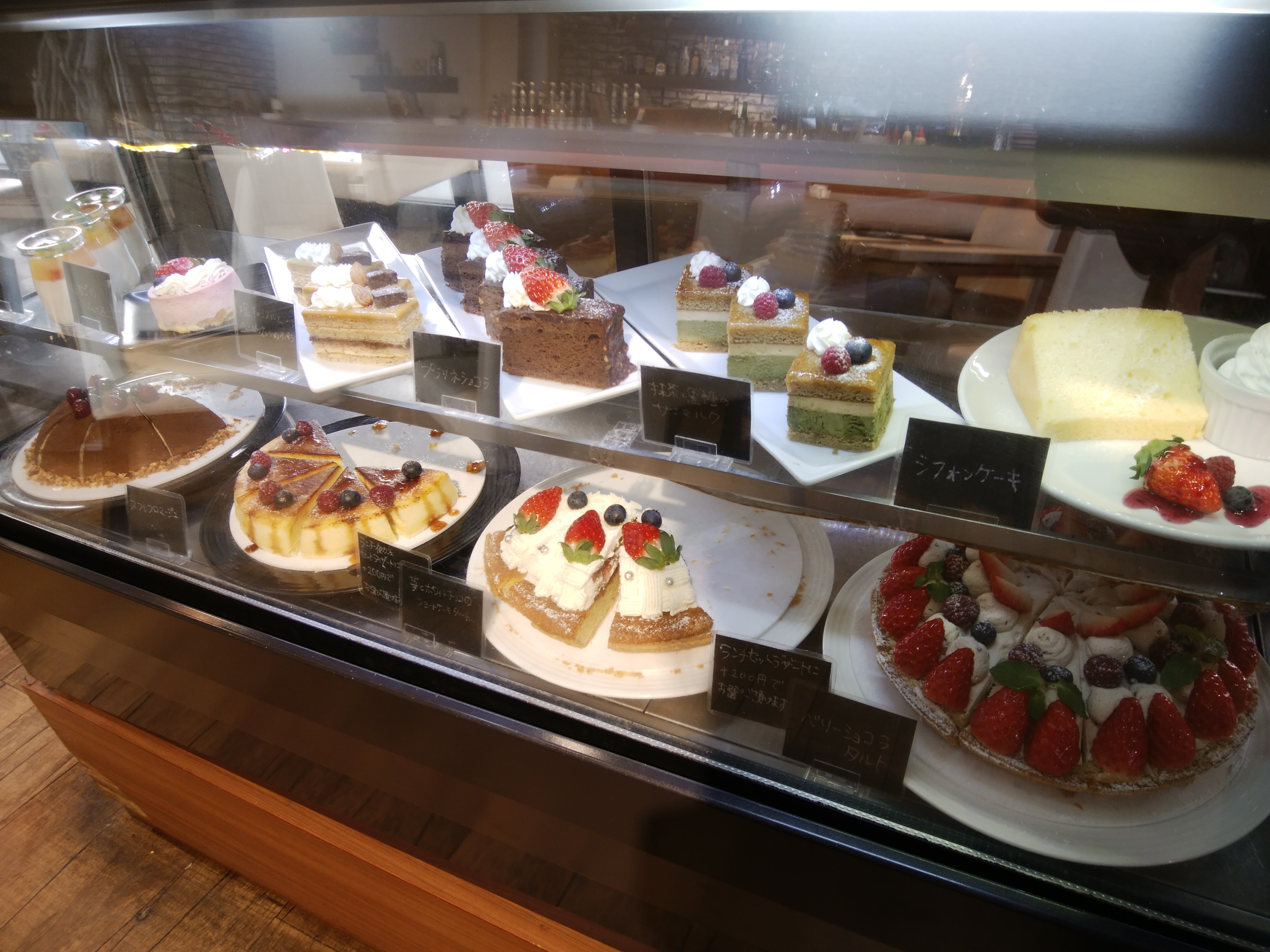 Cafe Bar Valis バリーズ 名古屋市中村区 三度の飯よりケーキ好き 三重県にもっとケーキバイキングを